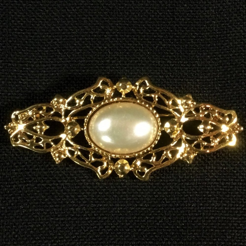 Goldtone 'Pearl' Pin